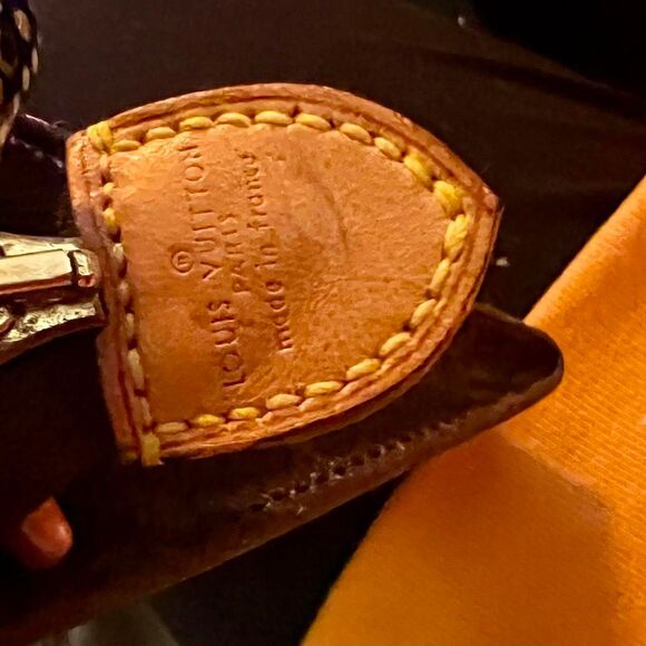 Louis-vuitton Women's Brown Bag - Picture 3 of 8